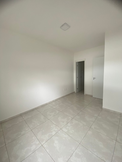 Apartamento para alugar com 2 quartos, 64m² - Foto 12