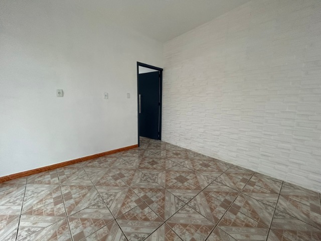 Casa para alugar com 2 quartos, 60m² - Foto 8