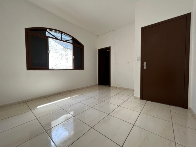 Casa à venda com 4 quartos, 152m² - Foto 9