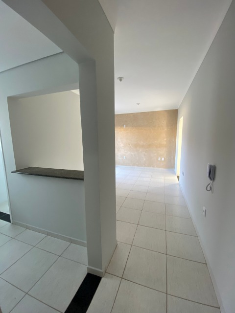 Apartamento à venda com 3 quartos, 77m² - Foto 2