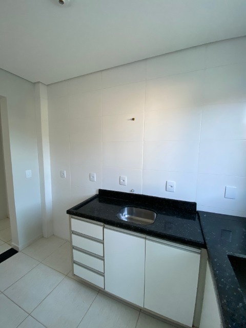 Apartamento à venda com 3 quartos, 77m² - Foto 4