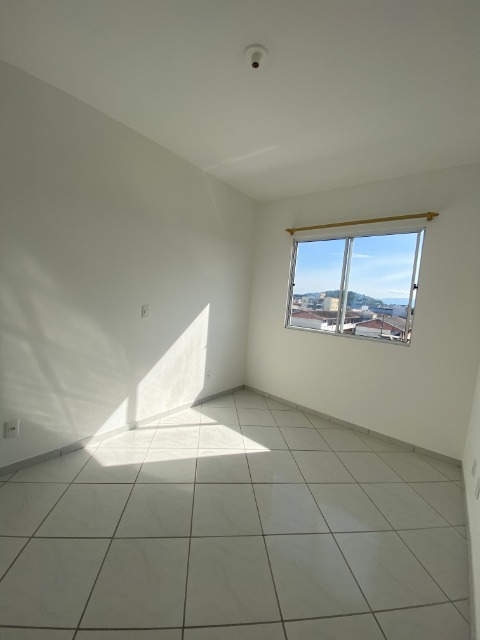Apartamento para alugar com 2 quartos, 65m² - Foto 10