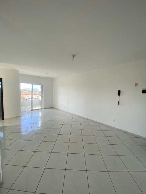 Apartamento para alugar com 2 quartos, 65m² - Foto 4