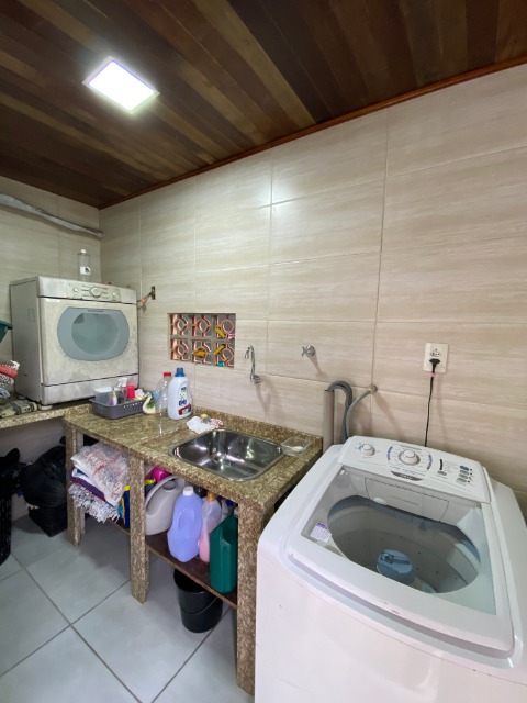 Casa à venda com 4 quartos, 300m² - Foto 13