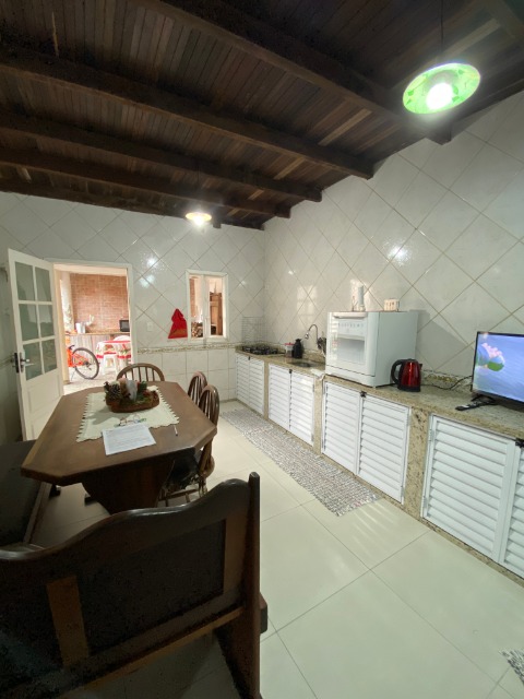 Casa à venda com 4 quartos, 300m² - Foto 3