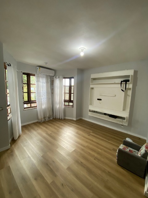 Casa à venda com 2 quartos, 360m² - Foto 2