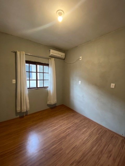 Casa à venda com 2 quartos, 360m² - Foto 4