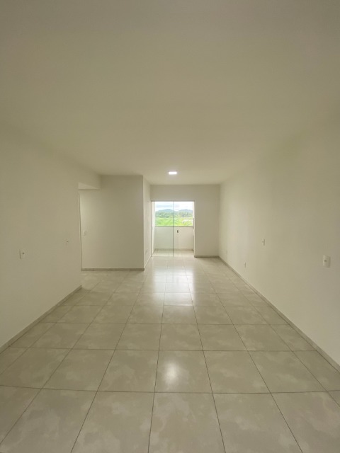 Apartamento para alugar com 3 quartos, 82m² - Foto 2