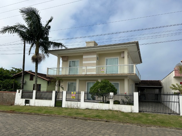 Sobrado à venda com 3 quartos, 308m² - Foto 1