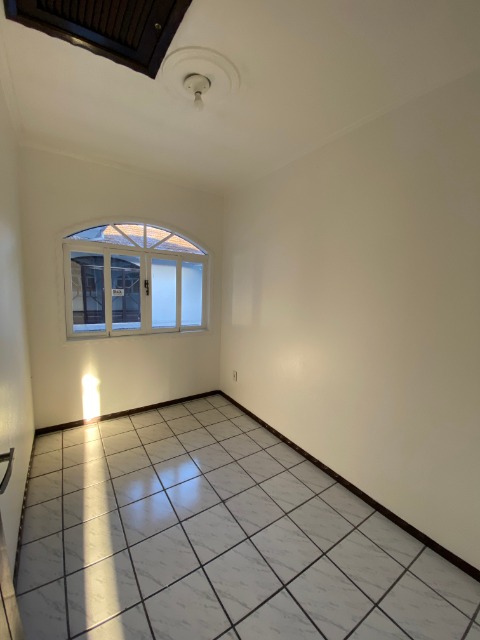 Casa à venda com 3 quartos, 105m² - Foto 10