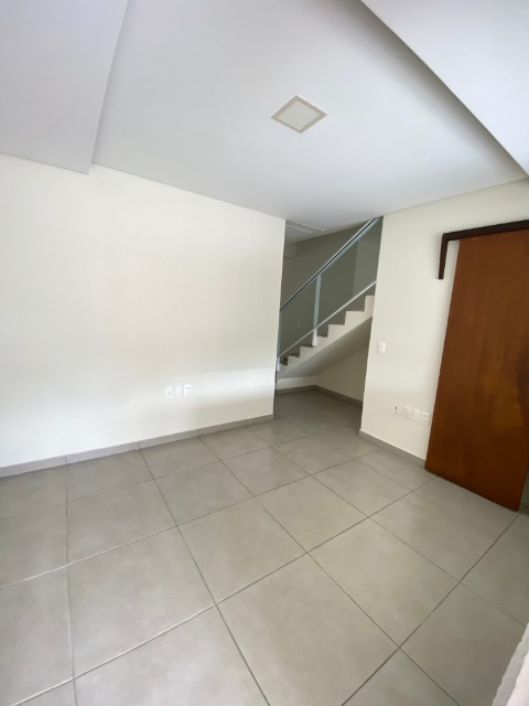 Sobrado para alugar com 3 quartos, 120m² - Foto 2