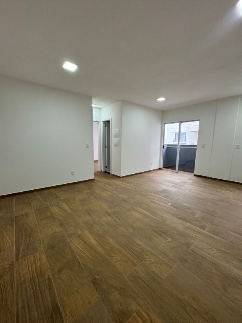 Apartamento para alugar com 2 quartos, 67m² - Foto 4