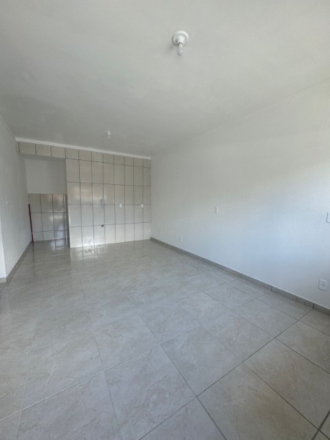 Casa para alugar com 2 quartos, 60m² - Foto 2