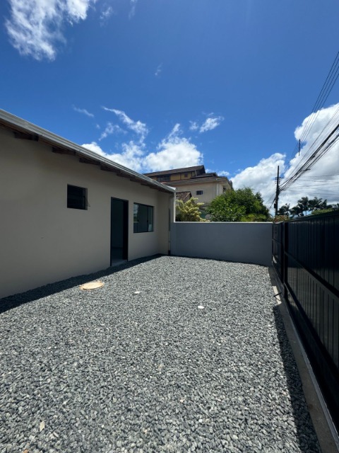 Casa para alugar com 2 quartos, 60m² - Foto 10