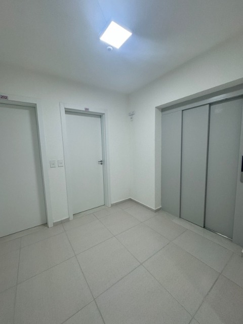 Apartamento para alugar com 2 quartos, 67m² - Foto 2