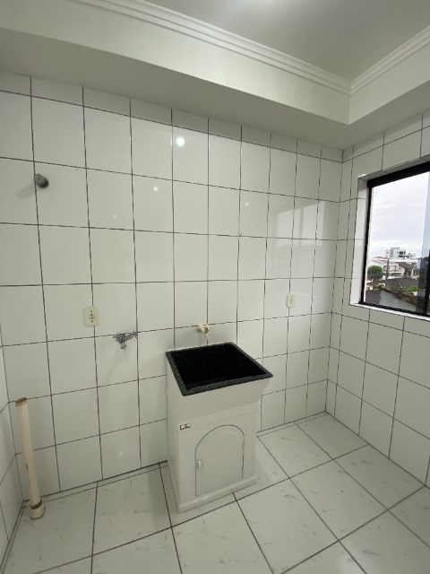 Apartamento para alugar com 2 quartos, 64m² - Foto 12