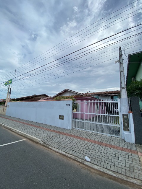 Sobrado à venda com 4 quartos, 100m² - Foto 1