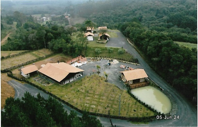 Fazenda à venda com 3 quartos, 10024m² - Foto 1