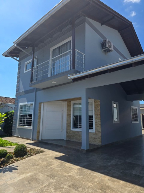 Sobrado à venda com 3 quartos, 157m² - Foto 1