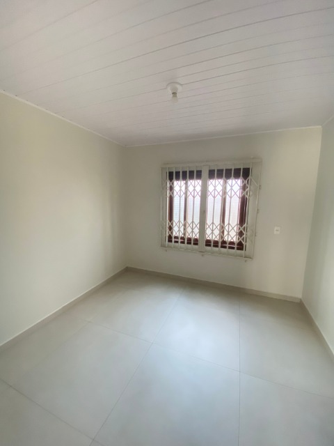 Casa para alugar com 3 quartos, 90m² - Foto 8