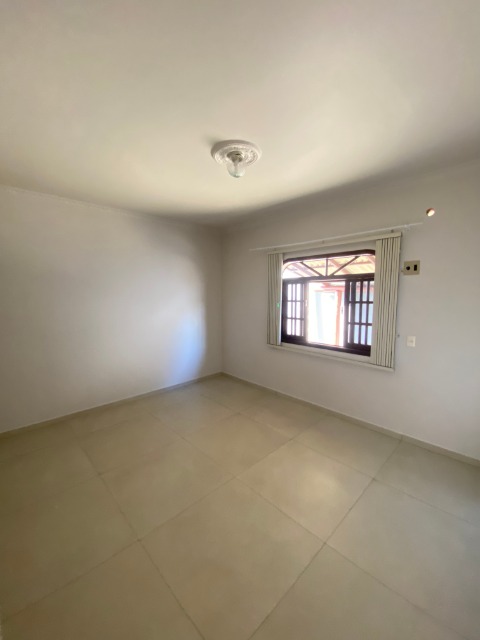 Casa para alugar com 3 quartos, 90m² - Foto 6