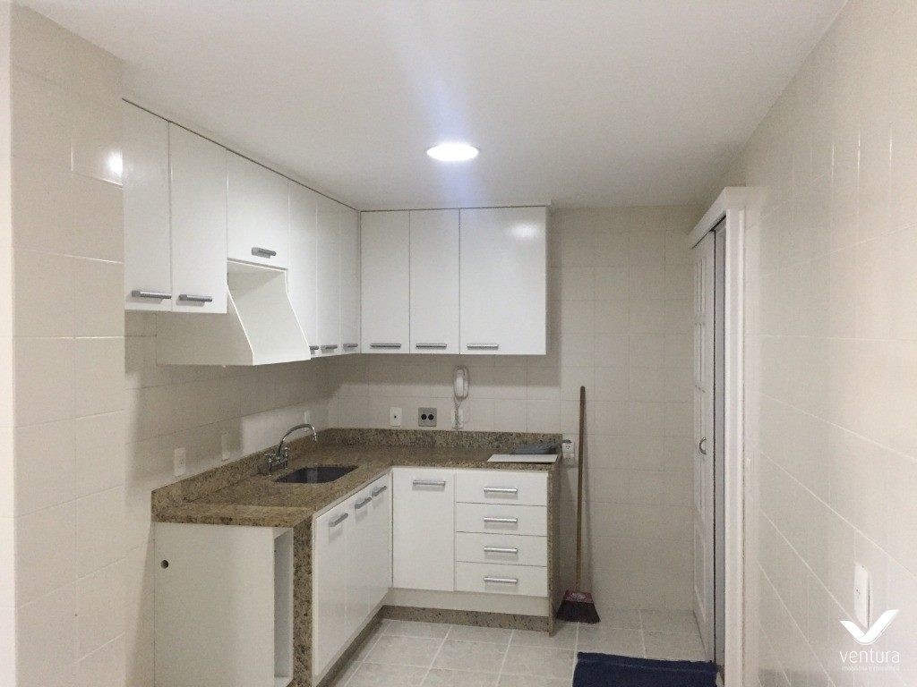 Apartamento à venda com 3 quartos, 142m² - Foto 12