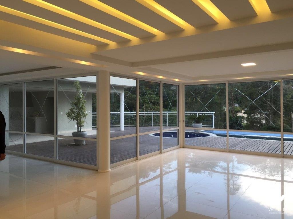 Casa à venda com 4 quartos, 600m² - Foto 7