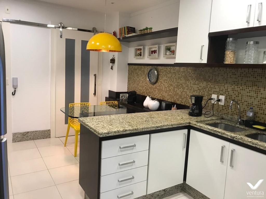 Casa à venda com 4 quartos, 300m² - Foto 12