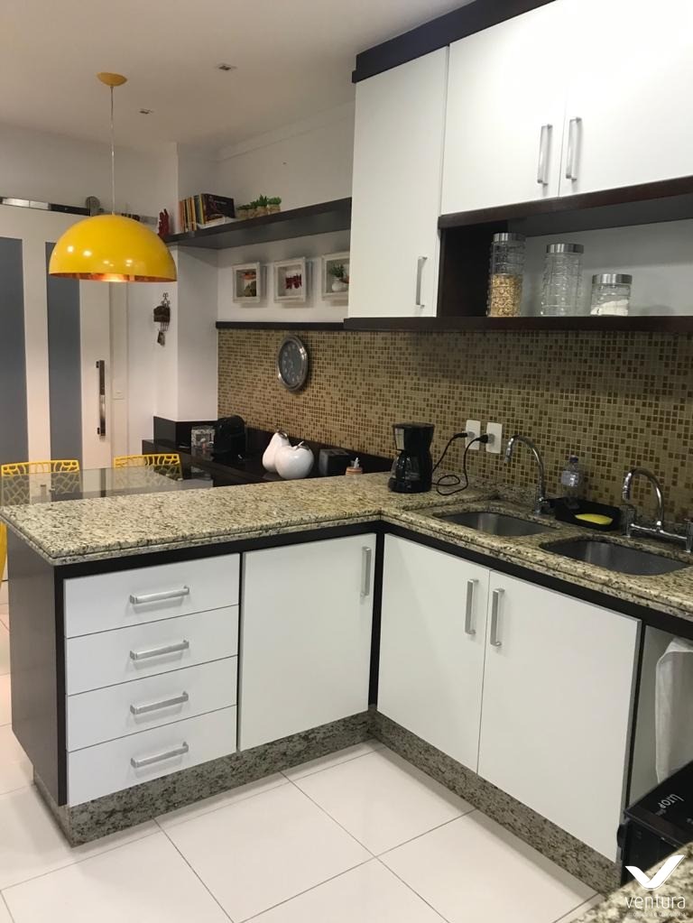 Casa à venda com 4 quartos, 300m² - Foto 14