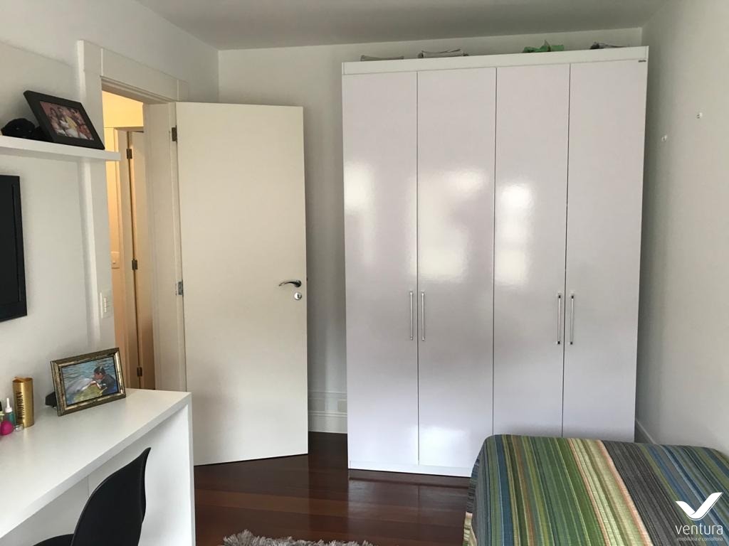 Casa à venda com 4 quartos, 300m² - Foto 17