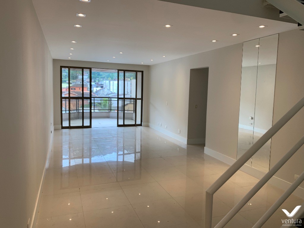 Cobertura à venda com 3 quartos, 200m² - Foto 1