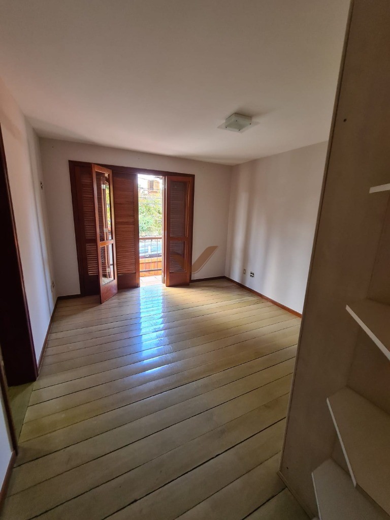 Casa à venda com 6 quartos, 600m² - Foto 9