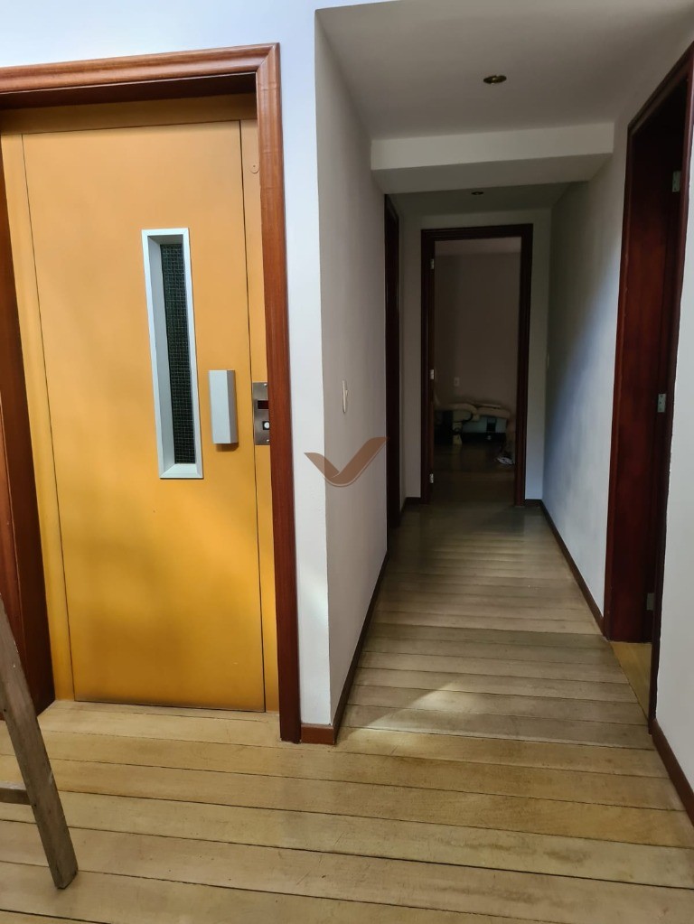 Casa à venda com 6 quartos, 600m² - Foto 6