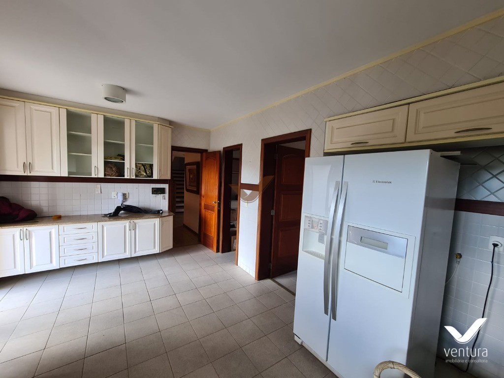 Casa à venda com 6 quartos, 600m² - Foto 22