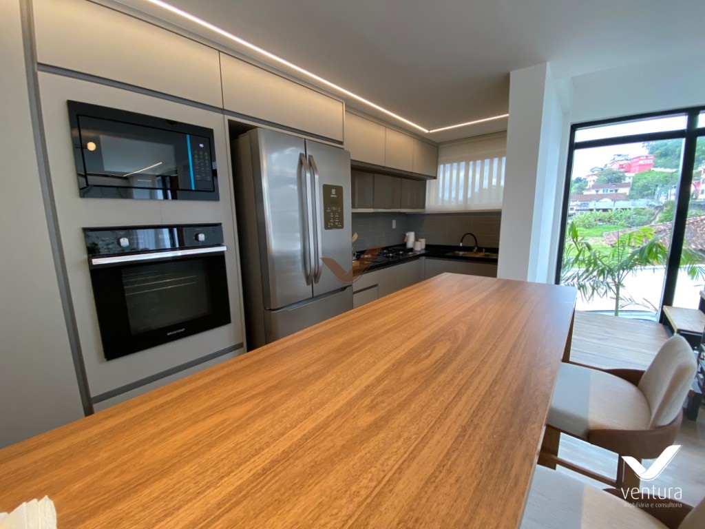 Casa à venda com 3 quartos, 224m² - Foto 10