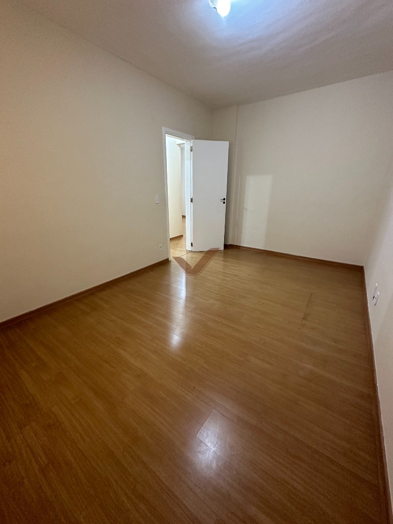 Apartamento para alugar com 2 quartos, 65m² - Foto 8