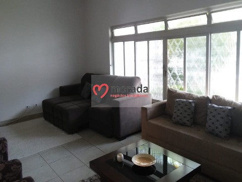 Casa à venda com 3 quartos, 200m² - Foto 1