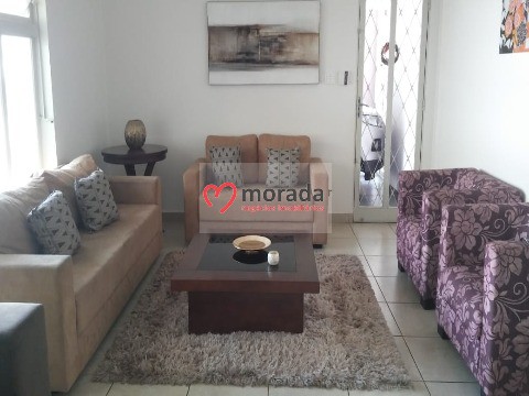 Casa à venda com 3 quartos, 200m² - Foto 2