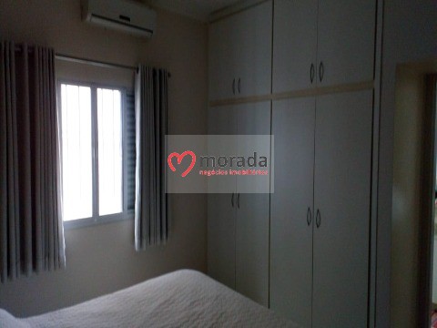 Casa à venda com 3 quartos, 200m² - Foto 14