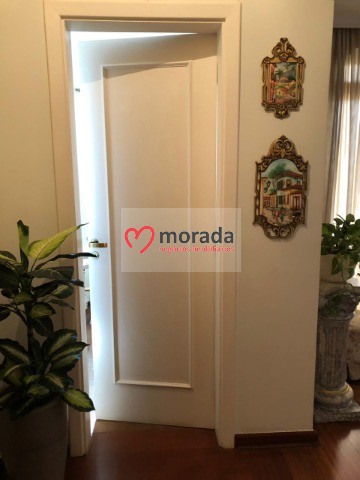 Apartamento à venda com 3 quartos, 189m² - Foto 2