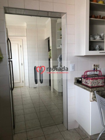 Apartamento à venda com 3 quartos, 189m² - Foto 19