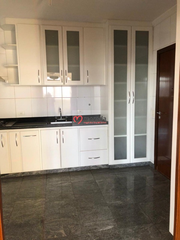 Apartamento à venda com 3 quartos, 150m² - Foto 22