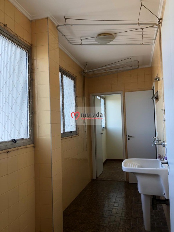 Apartamento à venda com 3 quartos, 158m² - Foto 19