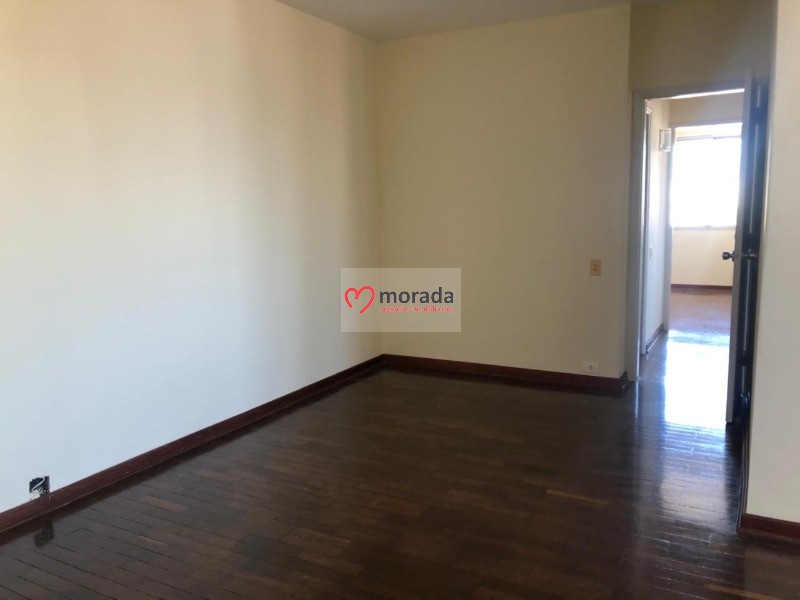 Apartamento à venda com 3 quartos, 158m² - Foto 4