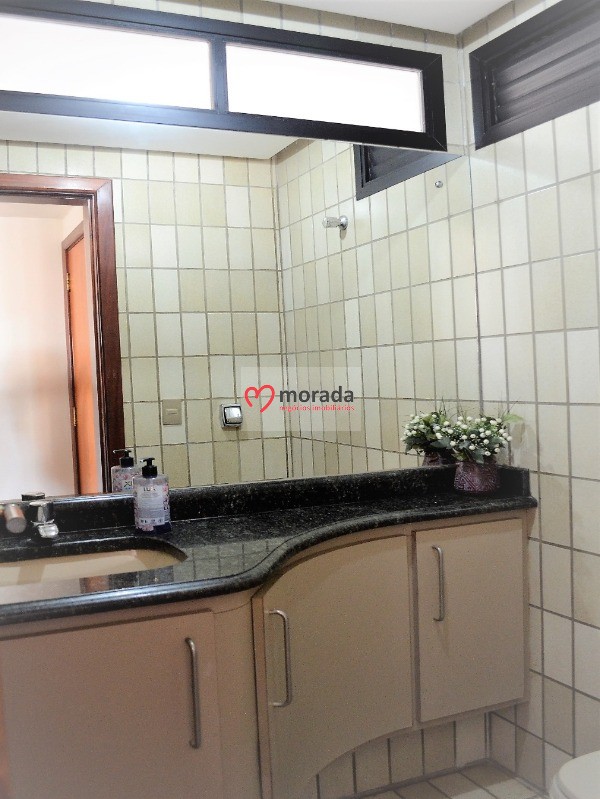 Apartamento à venda com 4 quartos, 211m² - Foto 7