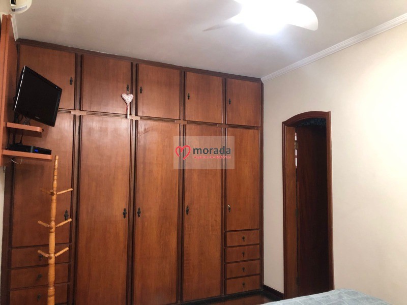 Sobrado à venda com 3 quartos, 240m² - Foto 13