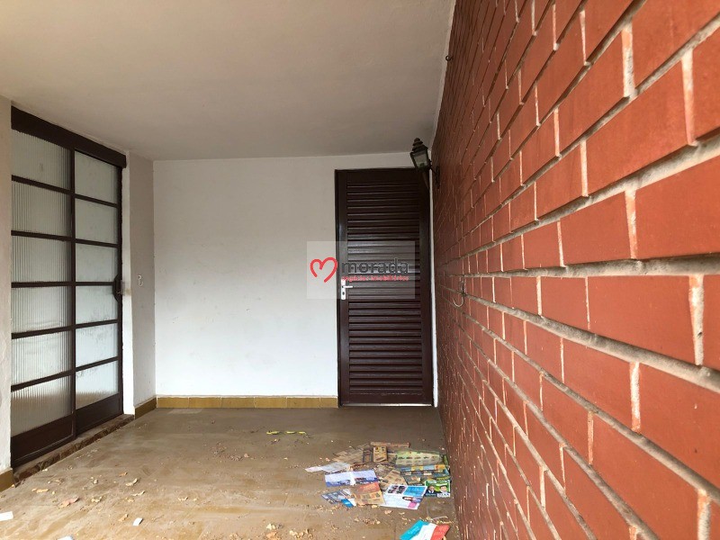 Casa à venda com 2 quartos, 130m² - Foto 2