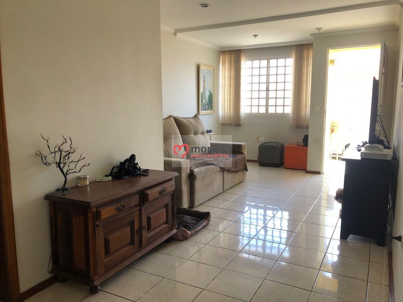 Casa à venda com 2 quartos, 86m² - Foto 4