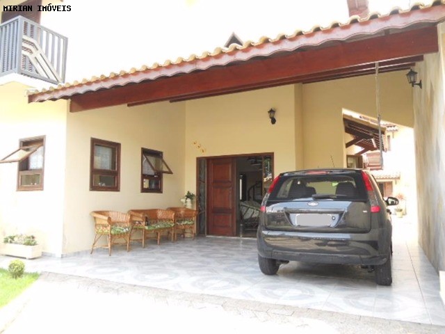 Casa à venda com 6 quartos, 350m² - Foto 1