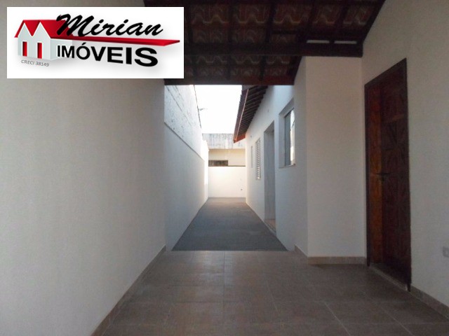 Casa à venda com 2 quartos, 75m² - Foto 2